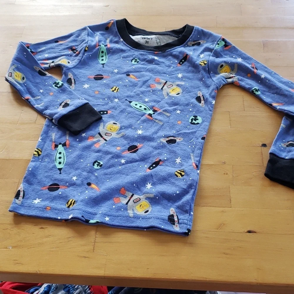Carter's 2 pc Space pajamas - Picture 2 of 4